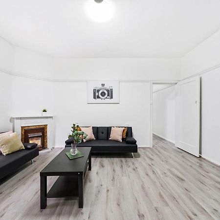 Burwood New 2 Bedroom 2 Bathroom Apartment Сидней Экстерьер фото